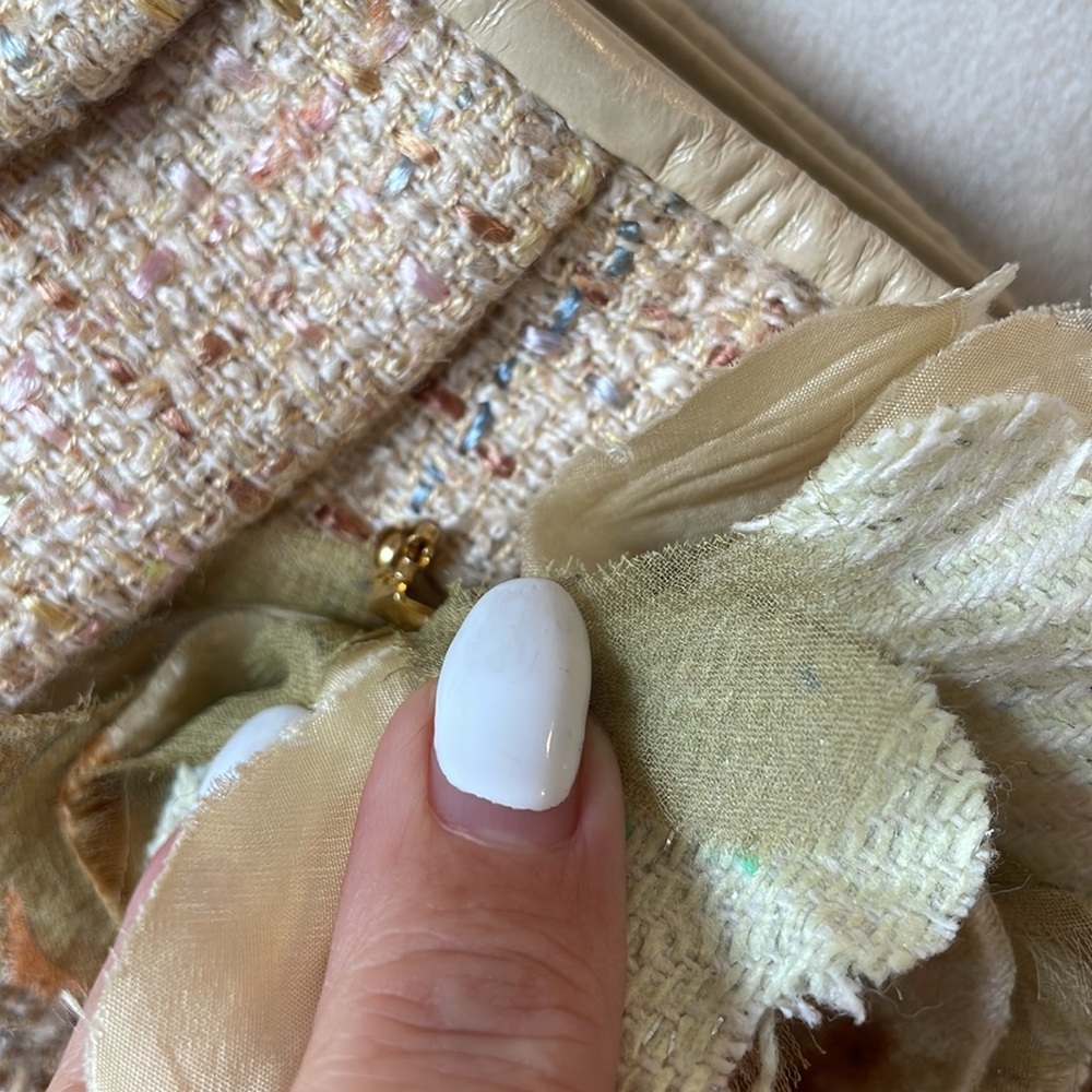 Violette Nozieres VINTAGE Tweed leather small pieces decorative flower pearls - Picture 5 of 17